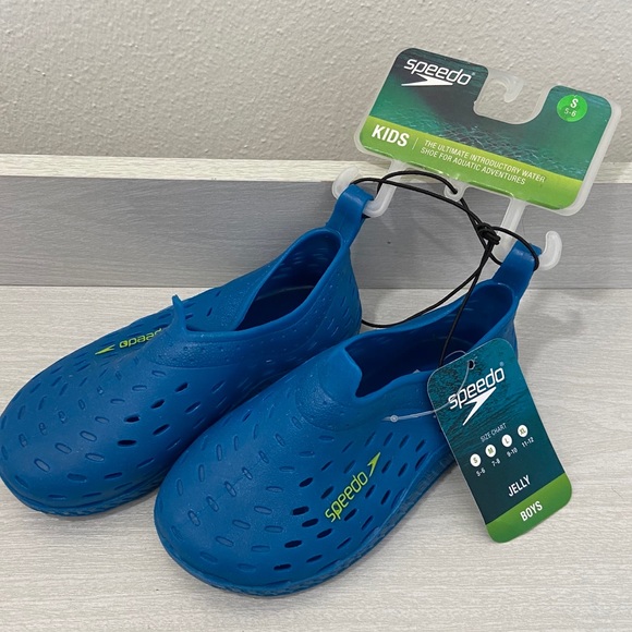 speedo jelly water shoes